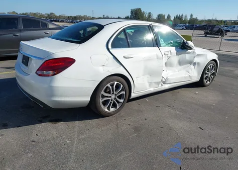 2016 Mercedes-Benz C 300 из США, поврежденный, VIN 55SWF4JB2GU153506